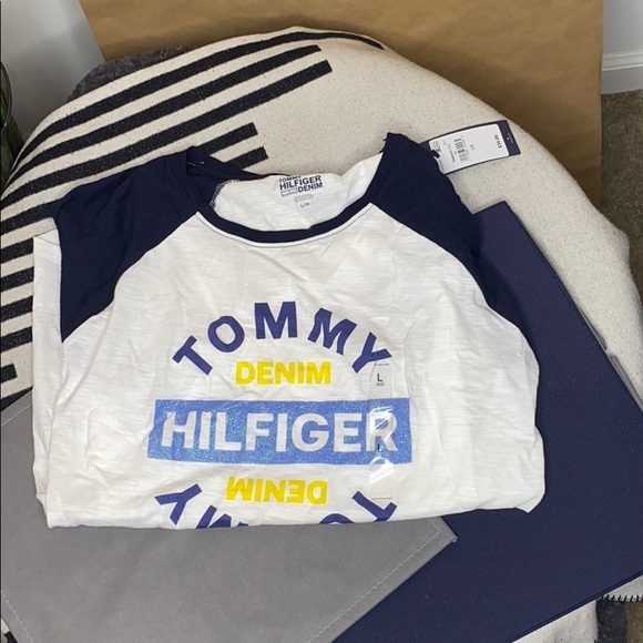 Tommy Hilfiger Other - Tommy Hilfiger tshirt